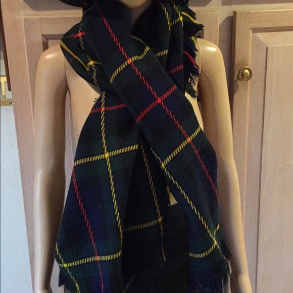 JH Collectibles Pure Wool Plaid Shawl - Picture 4 of 6